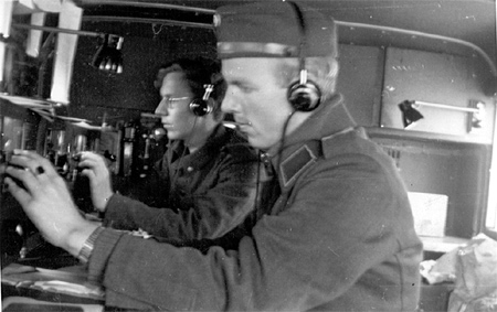 Kuuntelijat.jpg (60K)